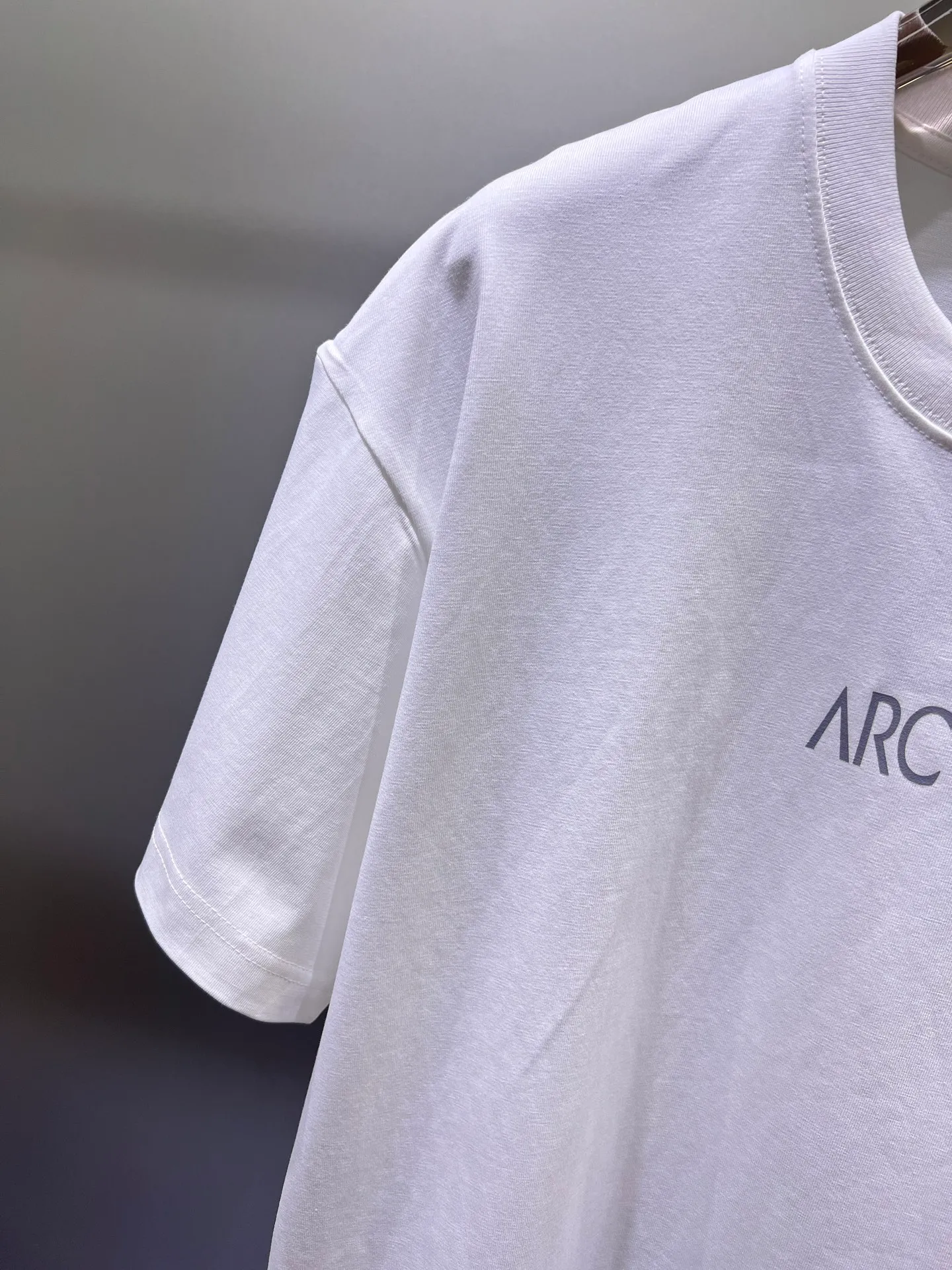 arcteryx🌟New Arrival T T Hot Sale 99 🐎🐎Size：S-XXL Black White 2 （Size ） Size S 110 54 69 21 M 114 56 71 22 L 118 58 73 22 XL 122 60 75 23 2XL 126 62 77 23